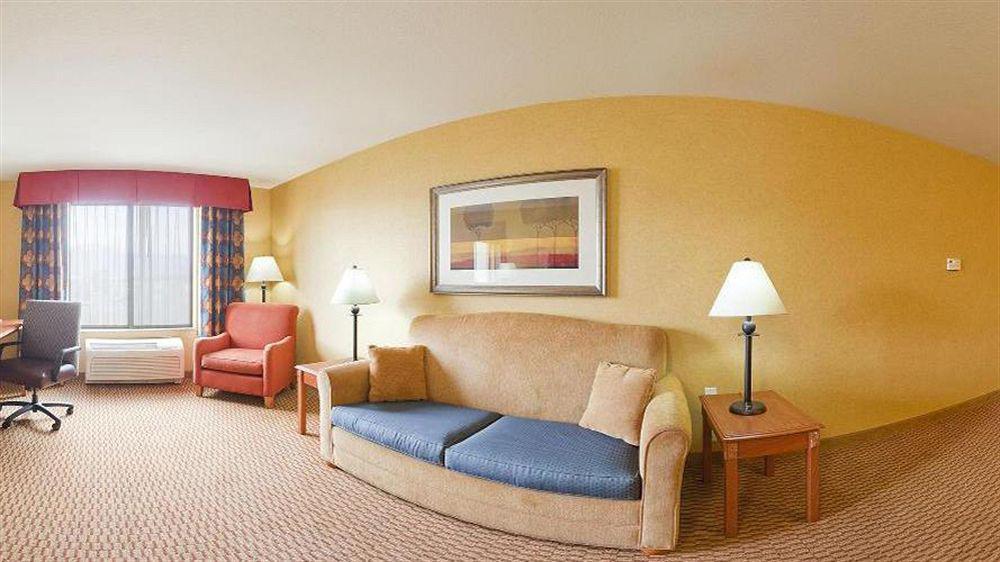 Holiday Inn Express Ontario By Ihg Creekside Exterior photo