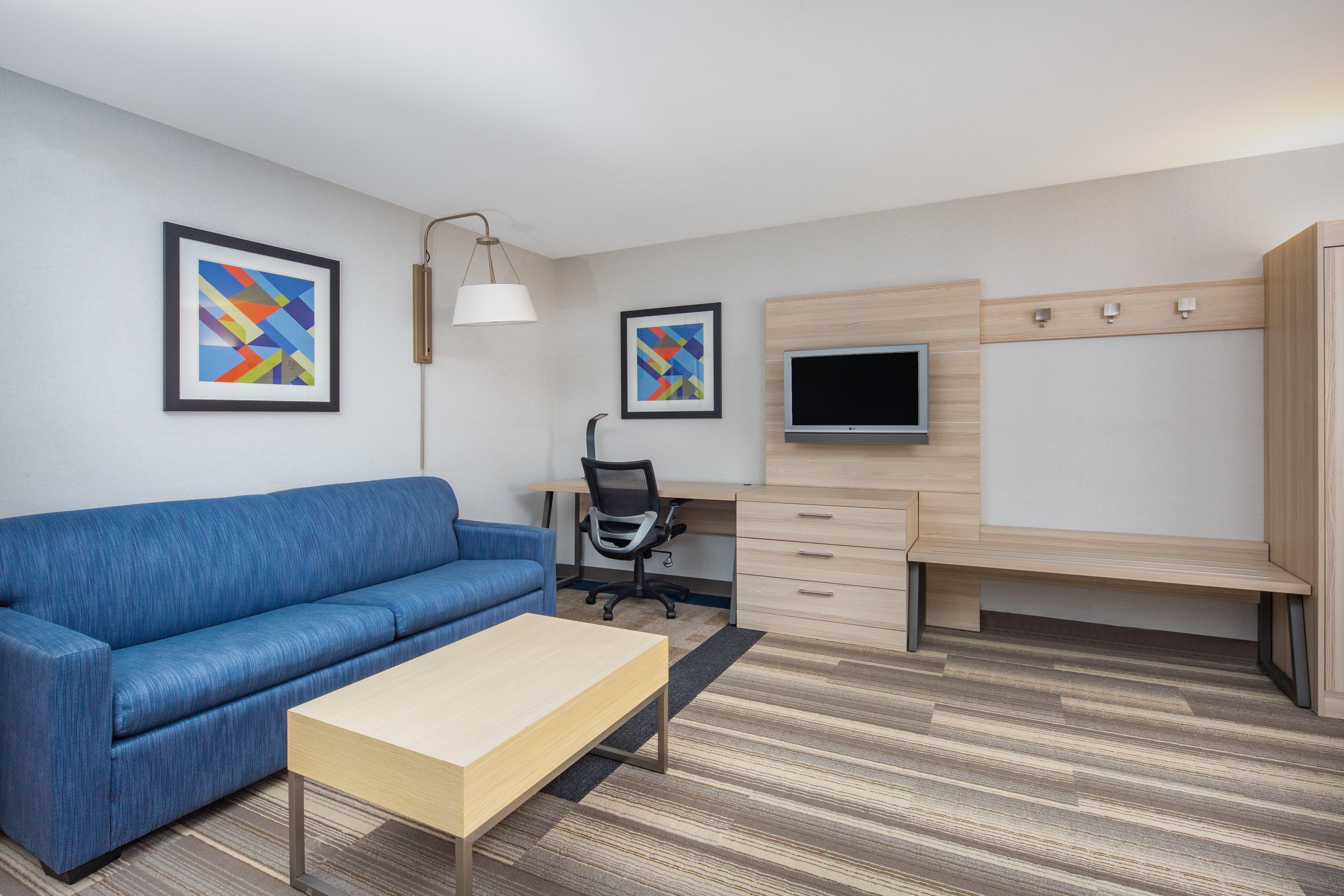 Holiday Inn Express Ontario By Ihg Creekside Exterior photo