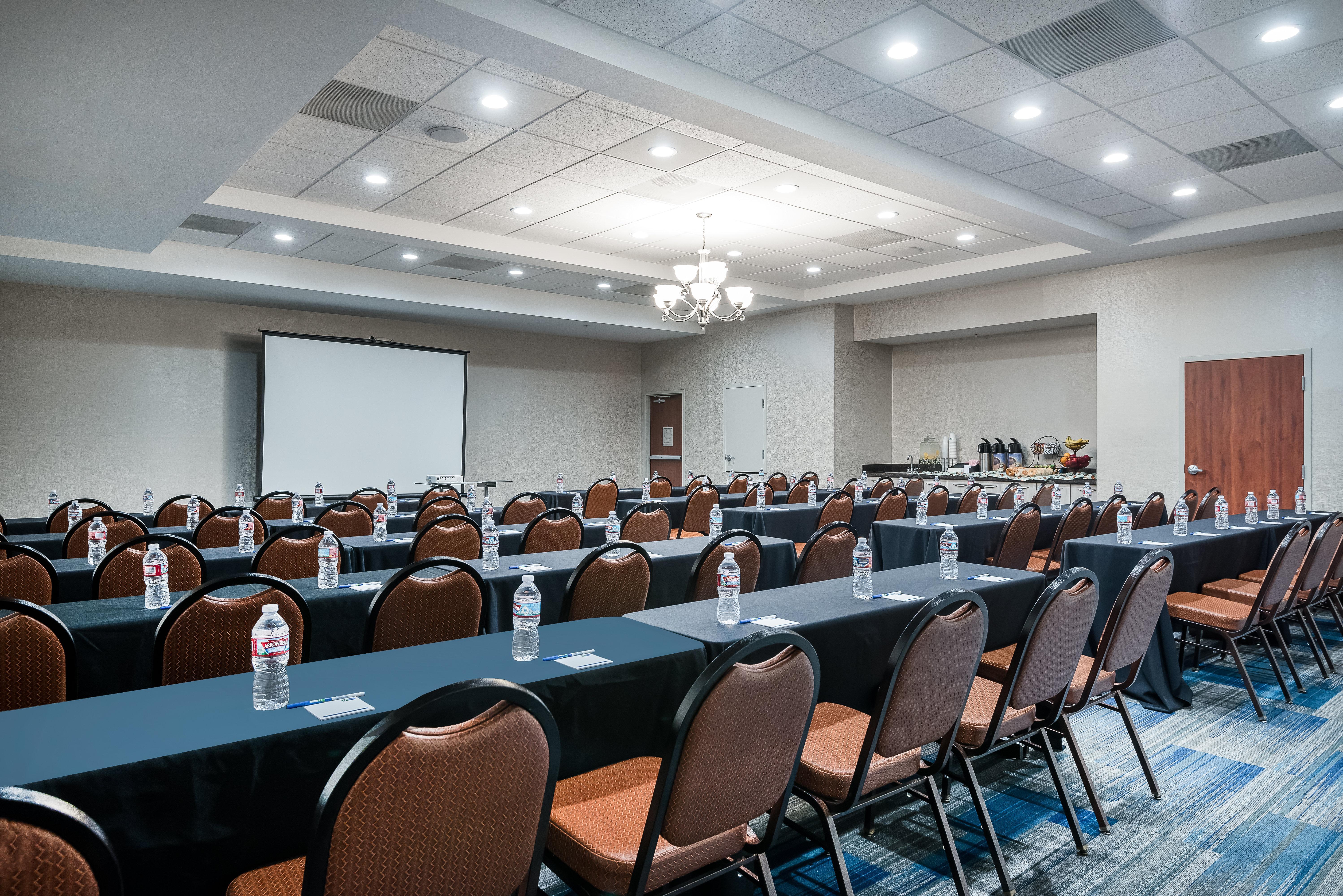Holiday Inn Express Ontario By Ihg Creekside Exterior photo