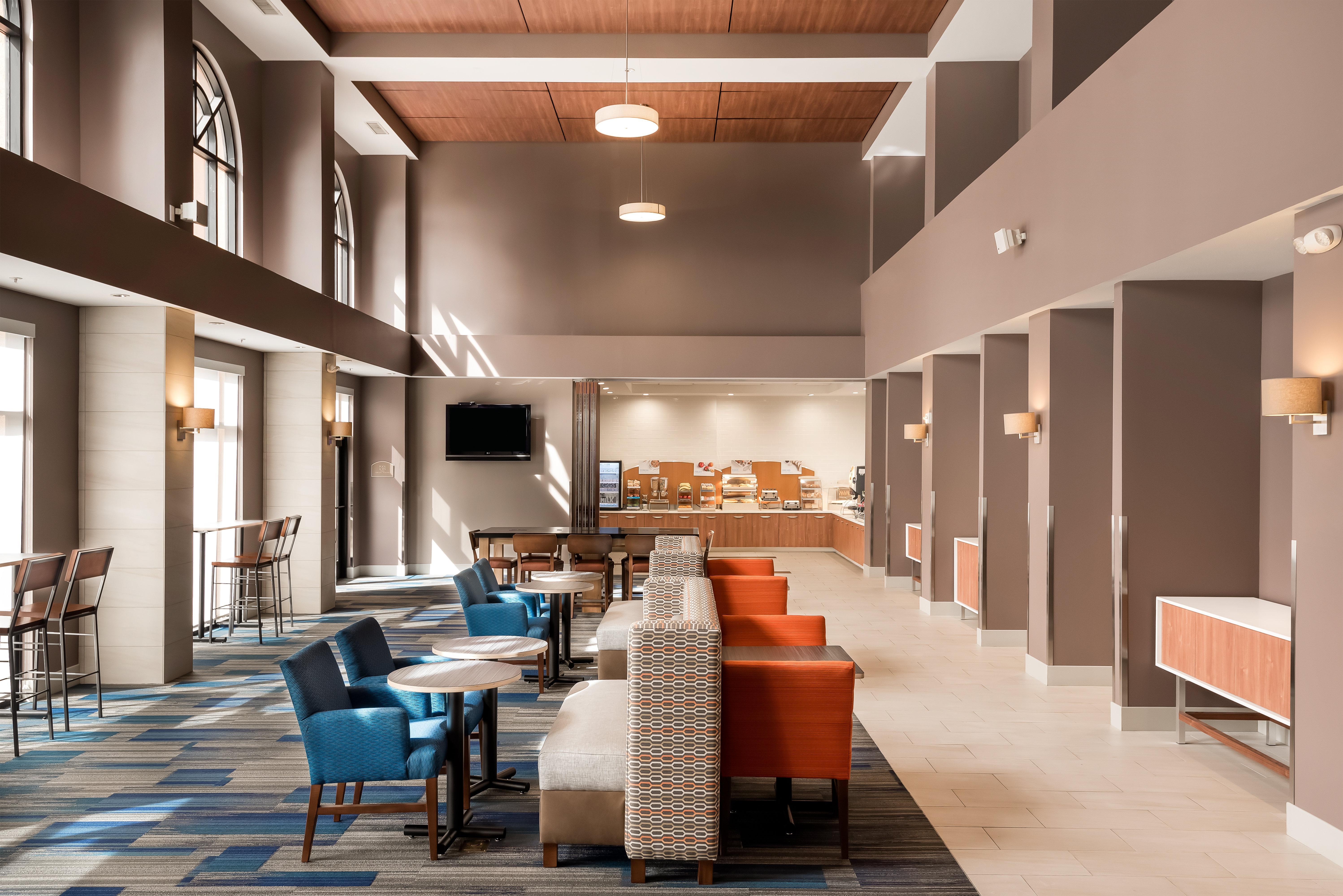 Holiday Inn Express Ontario By Ihg Creekside Exterior photo