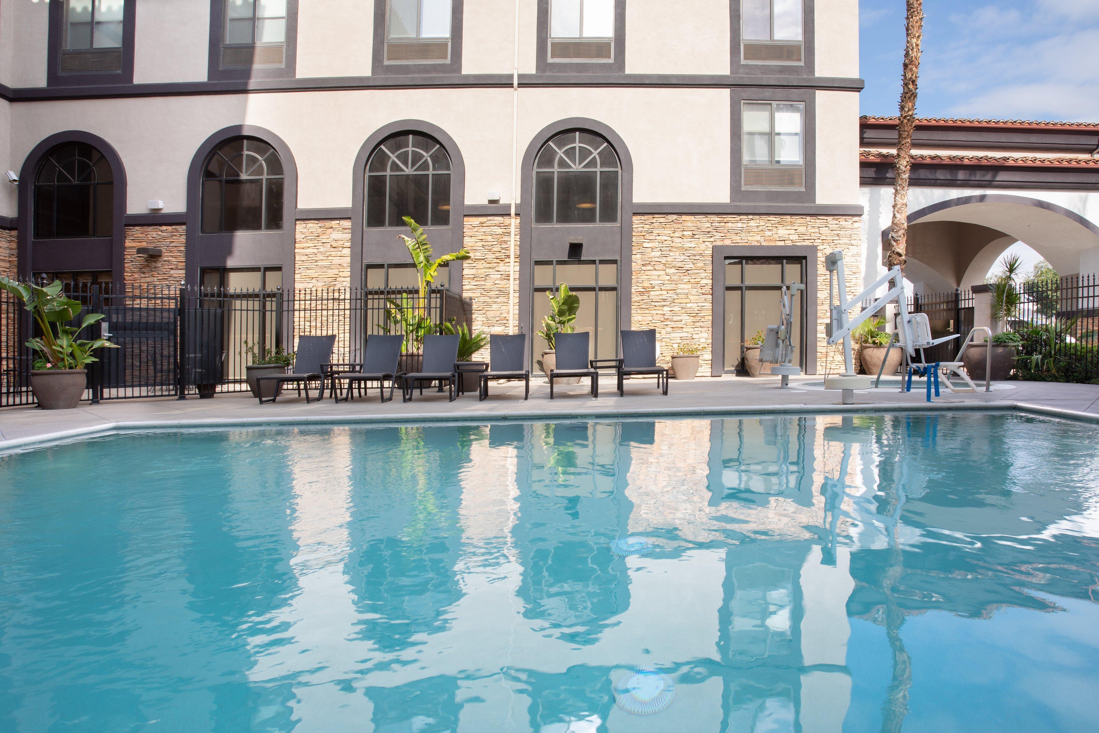 Holiday Inn Express Ontario By Ihg Creekside Exterior photo