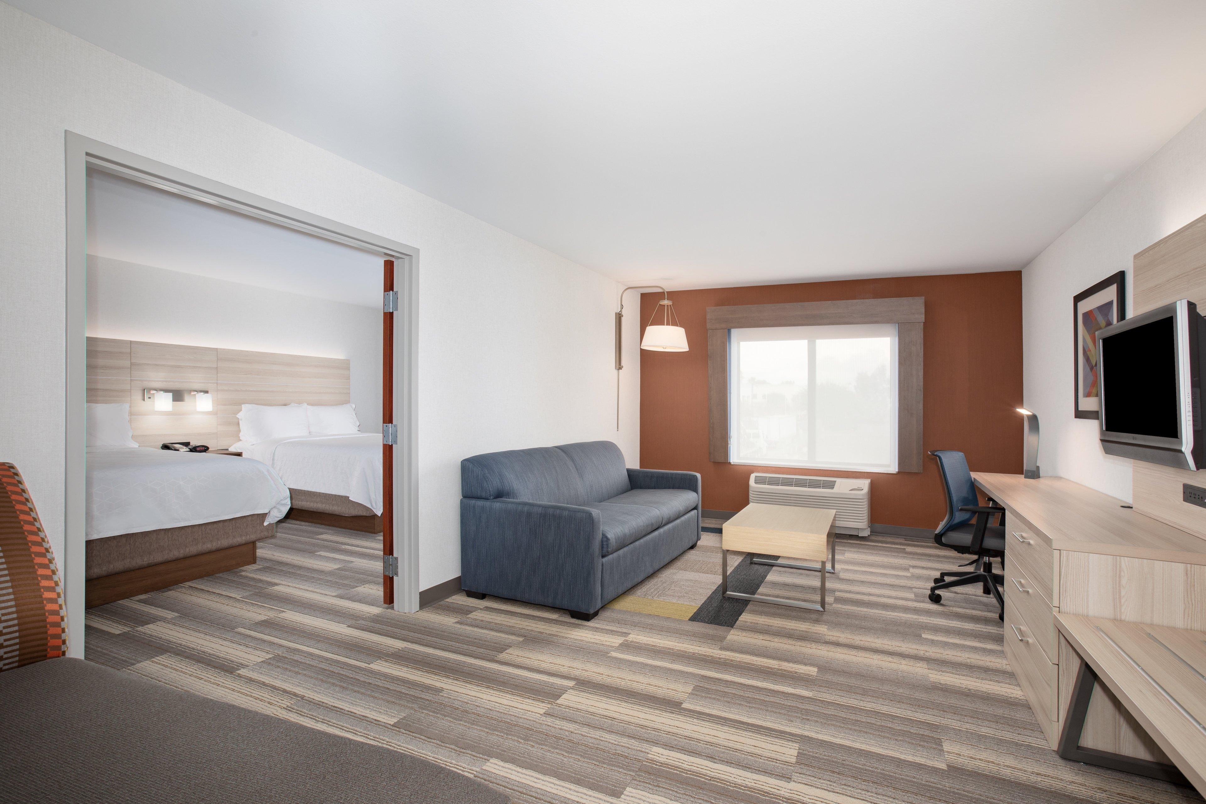 Holiday Inn Express Ontario By Ihg Creekside Exterior photo
