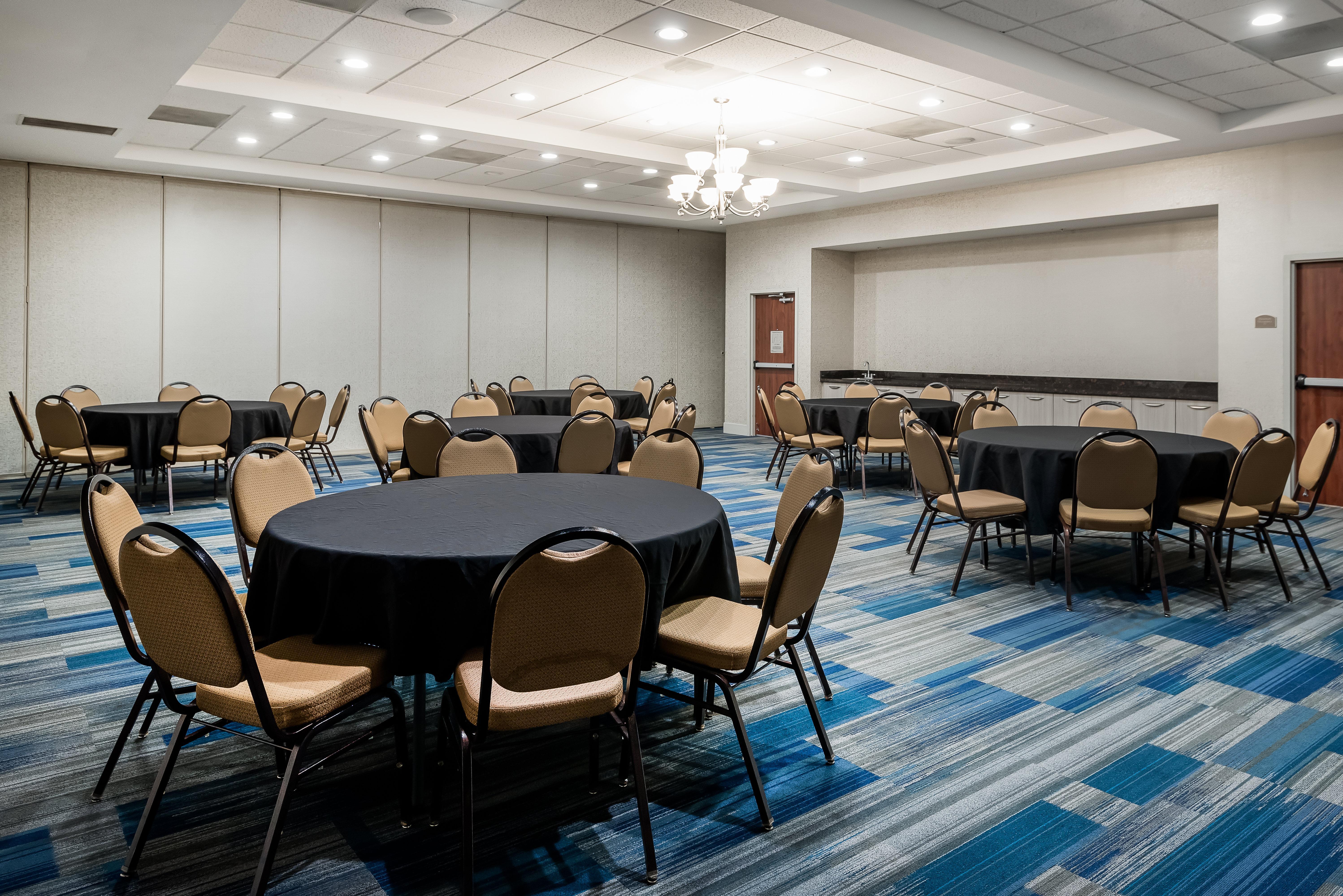Holiday Inn Express Ontario By Ihg Creekside Exterior photo