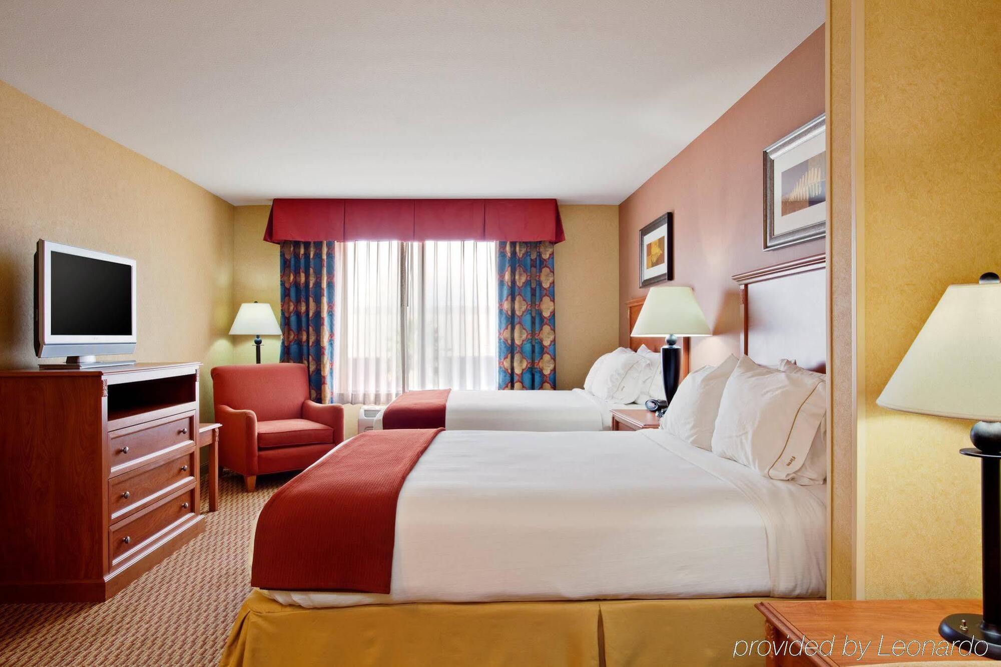Holiday Inn Express Ontario By Ihg Creekside Exterior photo