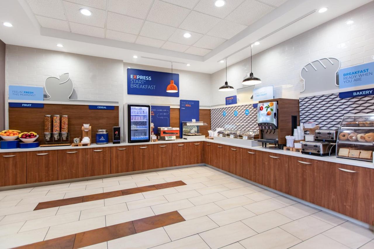 Holiday Inn Express Ontario By Ihg Creekside Exterior photo